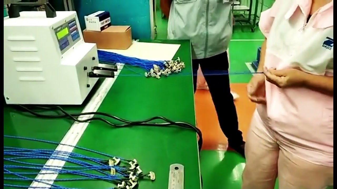 Stranding Machine for Twisting Two Wire Products into Rope Simultaneously