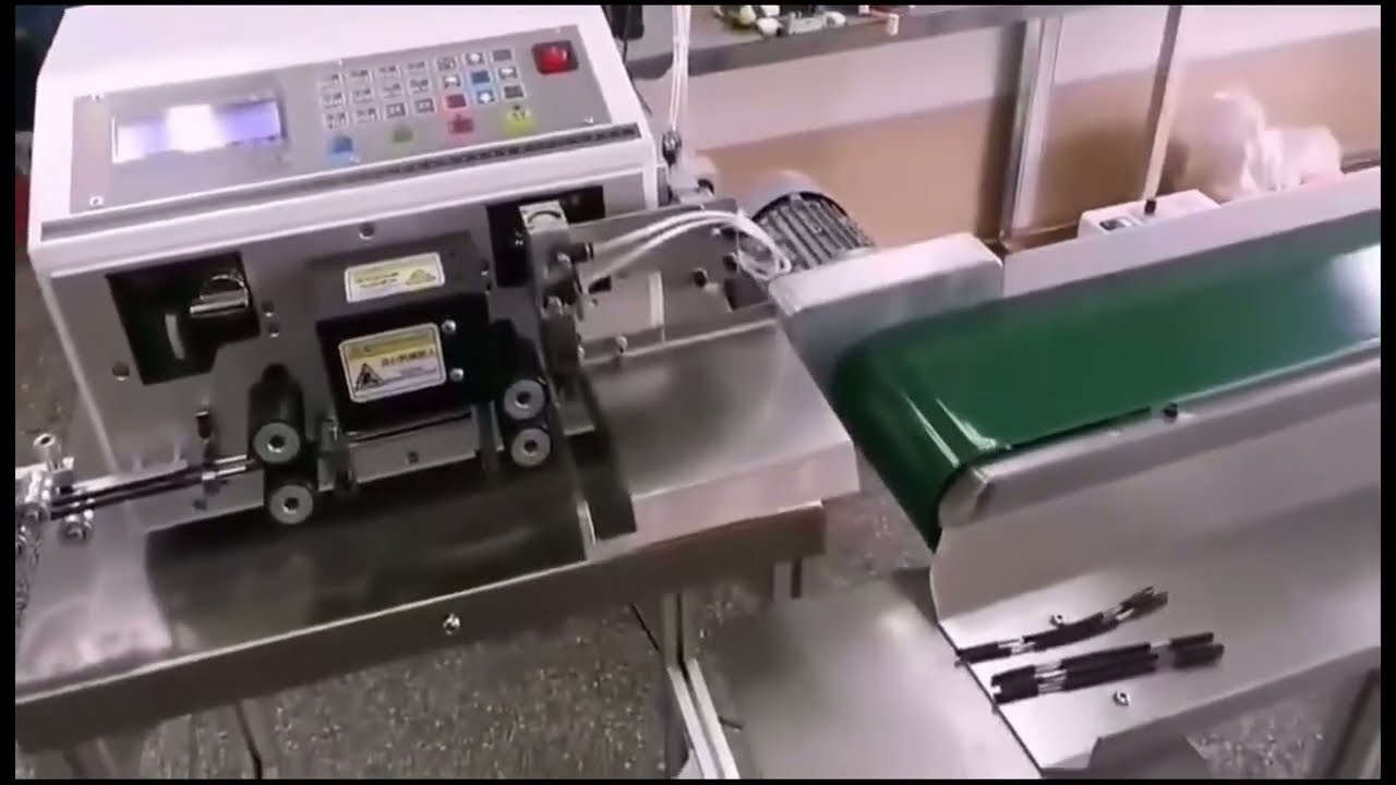 Máquina Automática de Corte, Decapagem e Crimpagem de Terminais com Correia Transportadora