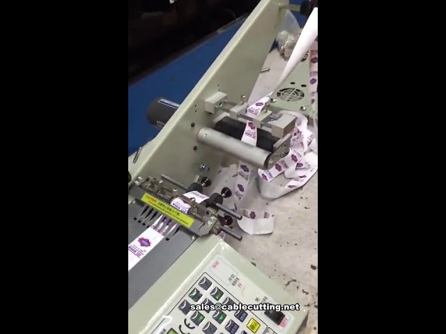 Máquina Automática de Corte de Etiquetas e Fitas – Alta Precisão Industrial