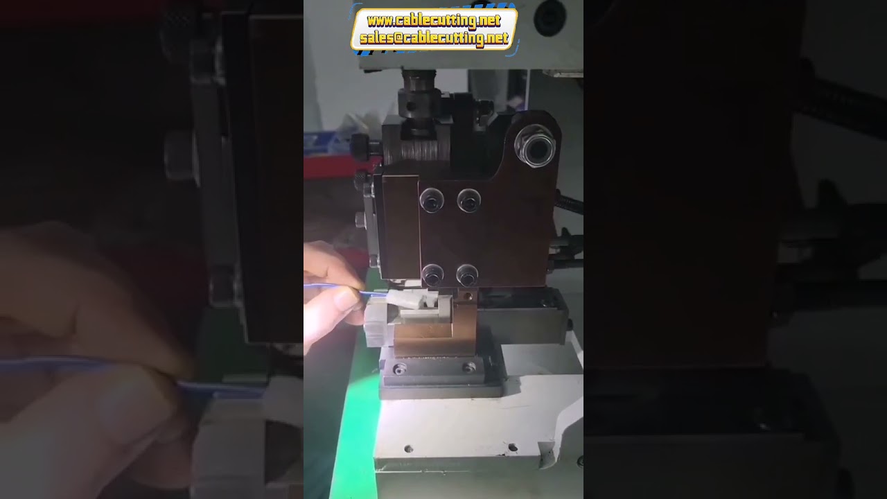 Aplicador de Terminal de Alimentação Lateral de Alta Precisão - Molde OTP para Máquina de Crimpagem de Terminais