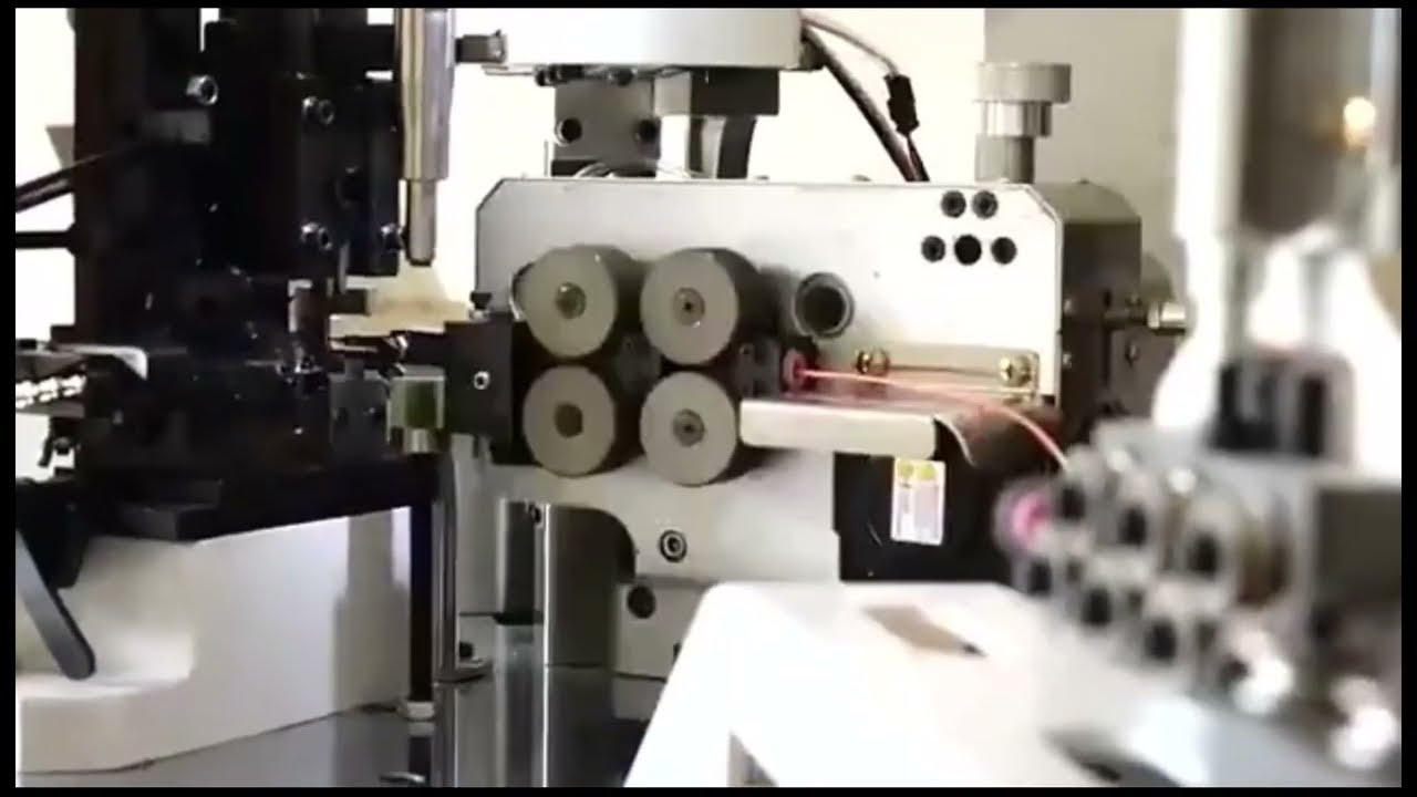 Máquina de Crimpagem Automática de 4 Fios e 5 Lados - Crimpagem Combinada de Cabos