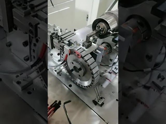 Máquina Automática de Rosqueamento de Cabos: Descasca e Processa Fios de Núcleo Torcido