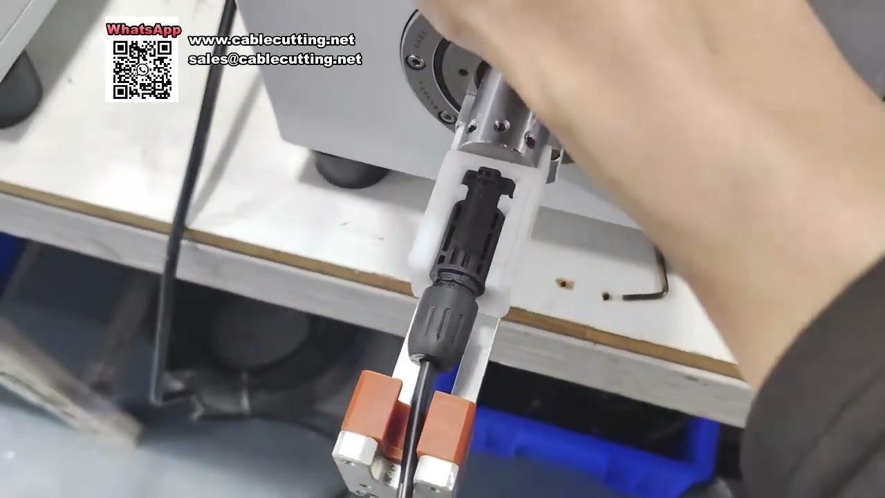 Equipamento Inteligente de Aperto de Porcas em Duas Estações para Linha de Chicotes Elétricos