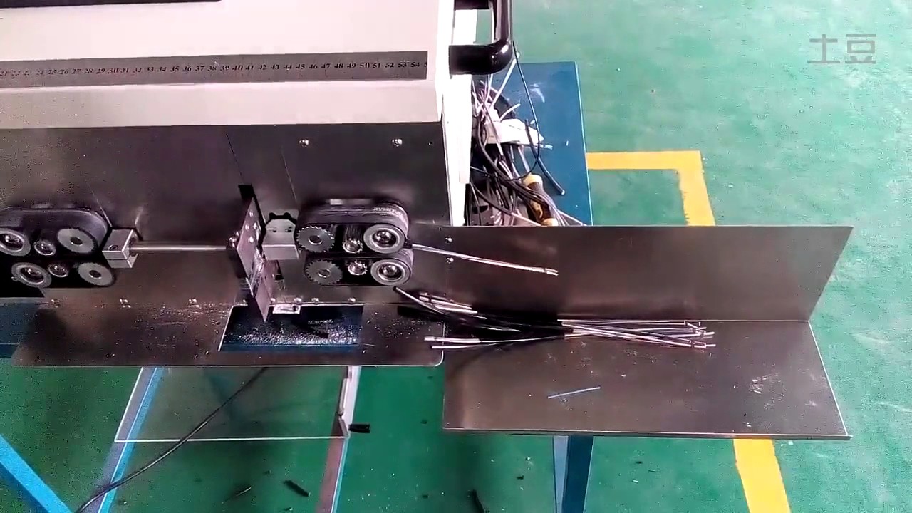 Máquina Automática de Decapagem e Corte de Cabos com Bainha Dupla Camada
