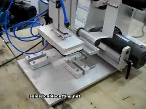 Máquina de Etiquetagem Semiautomática para Caixas Planas | Eficiência Industrial