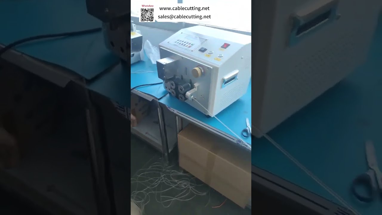 Máquina de Corte de Tubos de Alta Velocidade com Acionamento por Correia e Desbobinador Vertical/Horizontal em Ação