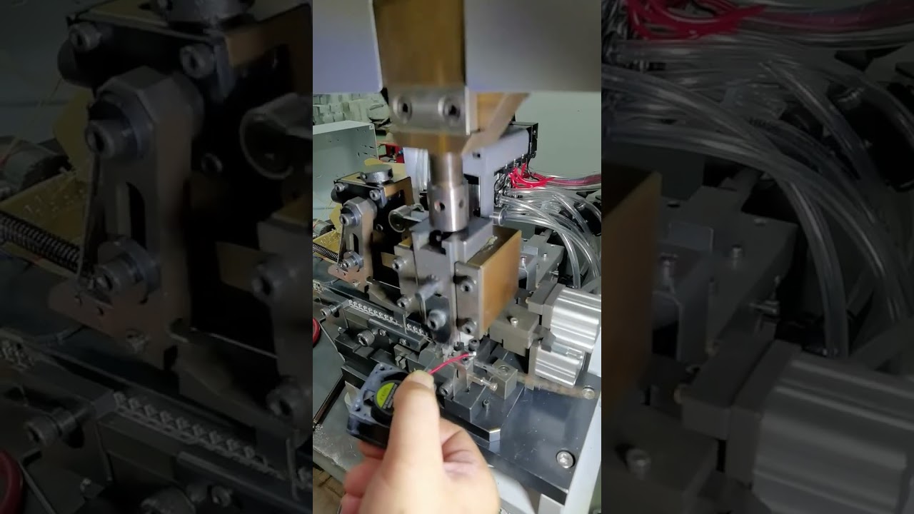Máquina de Terminal de Tira Contínua Horizontal em Ação | #máquina #decapagemdecabos #fábrica #ferramentas